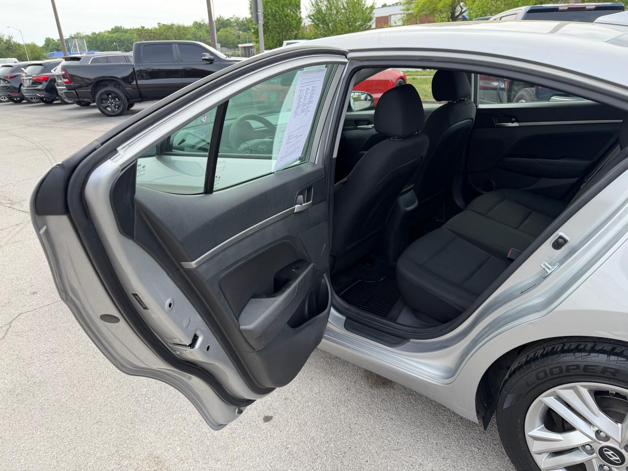 Hyundai Elantra SEL 2020