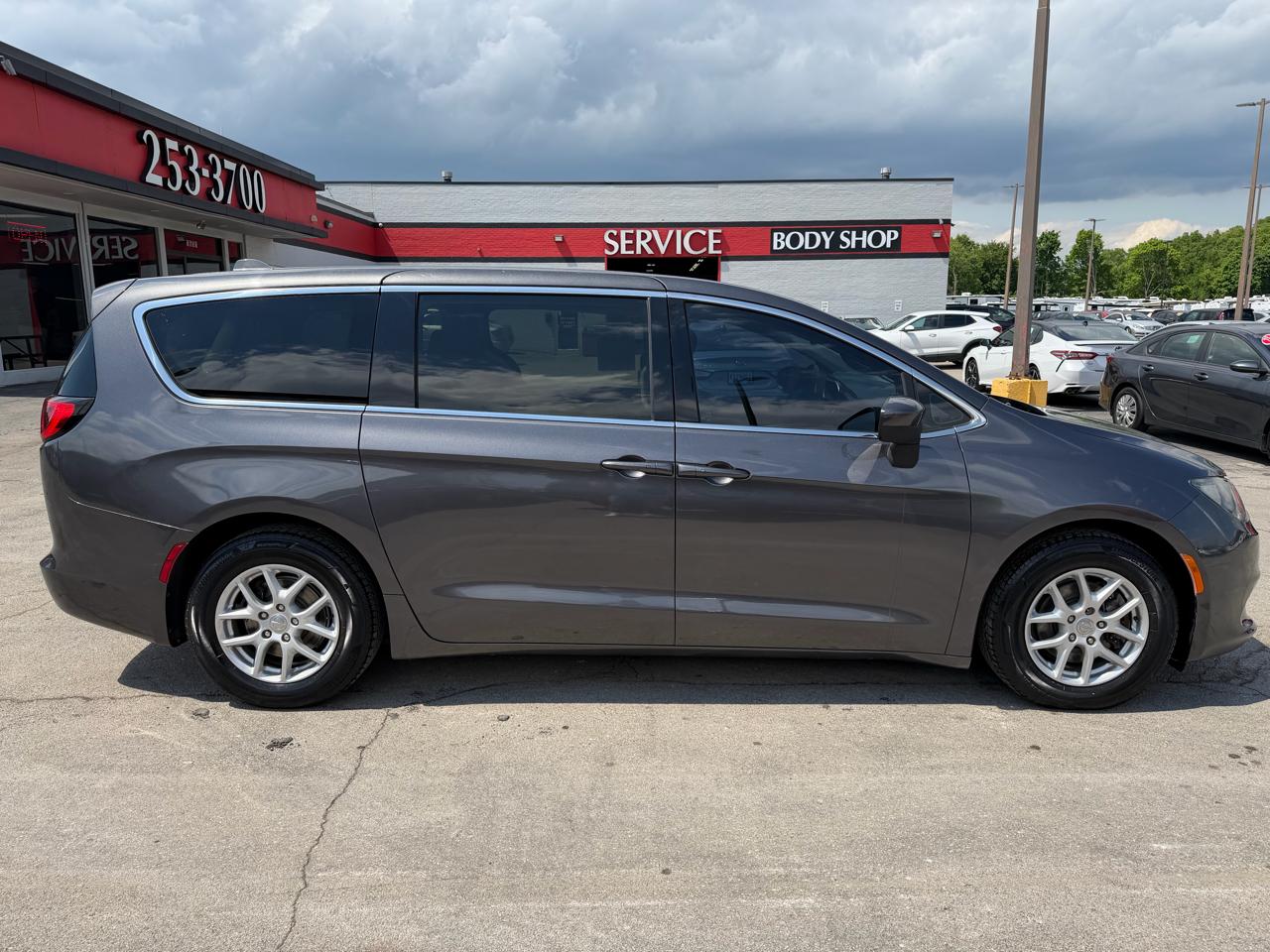 Chrysler Pacifica Touring 2017