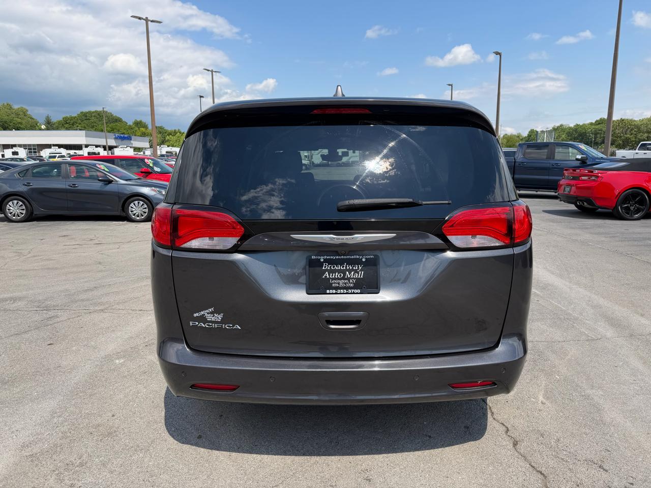 Chrysler Pacifica Touring 2017