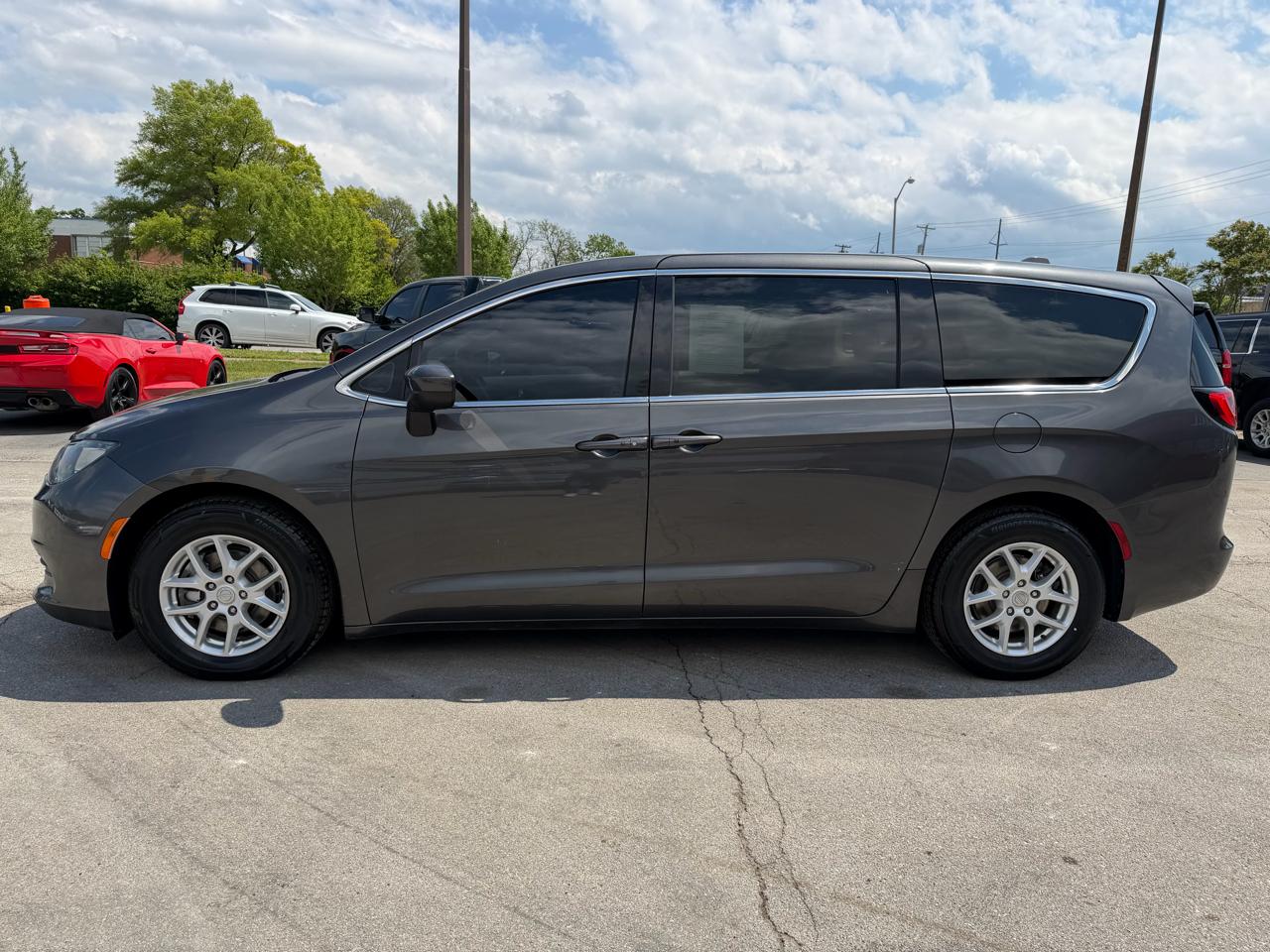 Chrysler Pacifica Touring 2017