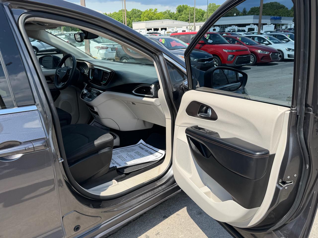 Chrysler Pacifica Touring 2017