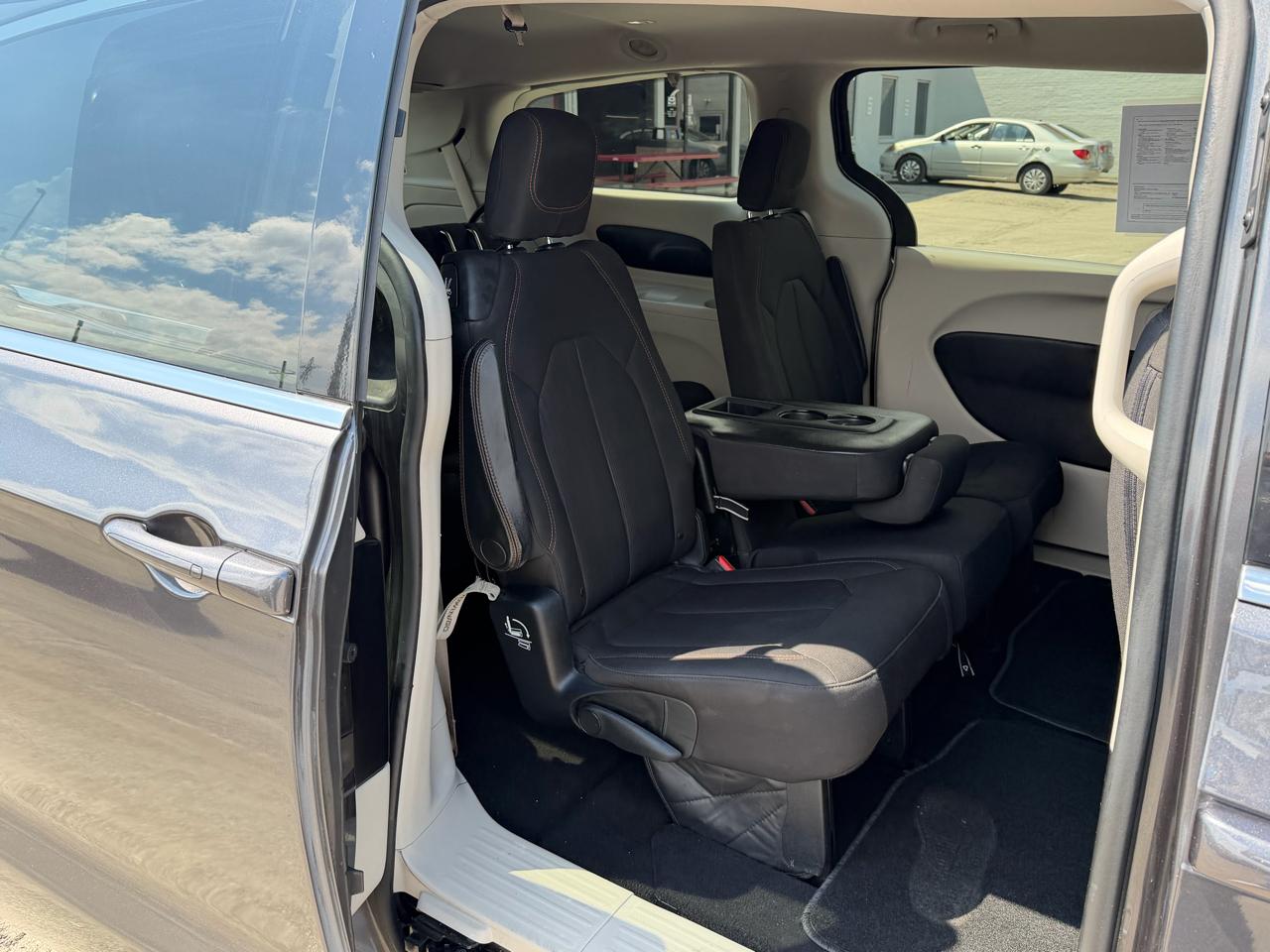 Chrysler Pacifica Touring 2017