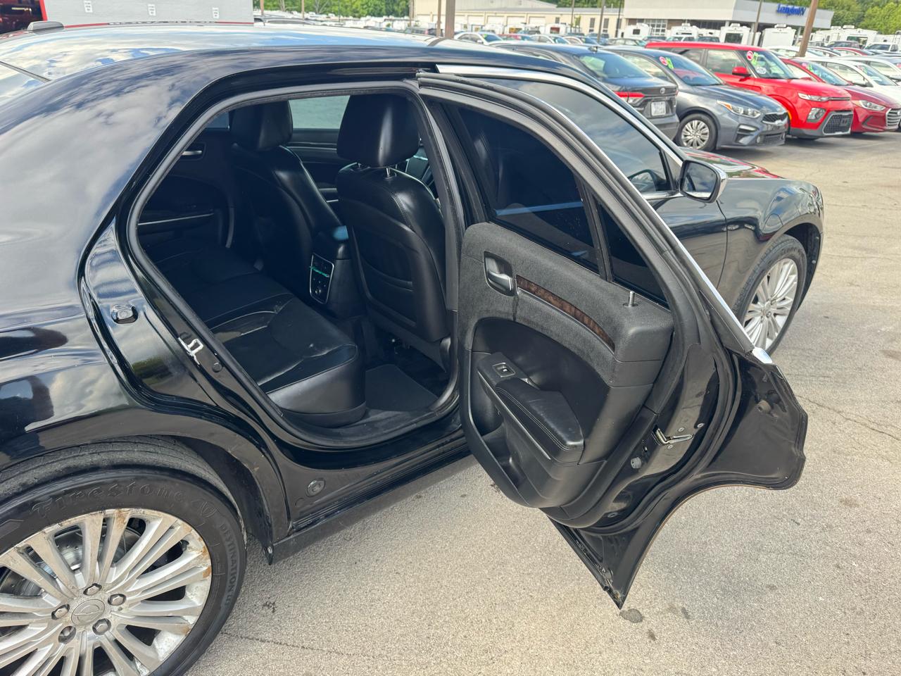 Chrysler 300 4dr Sdn 300C AWD 2013