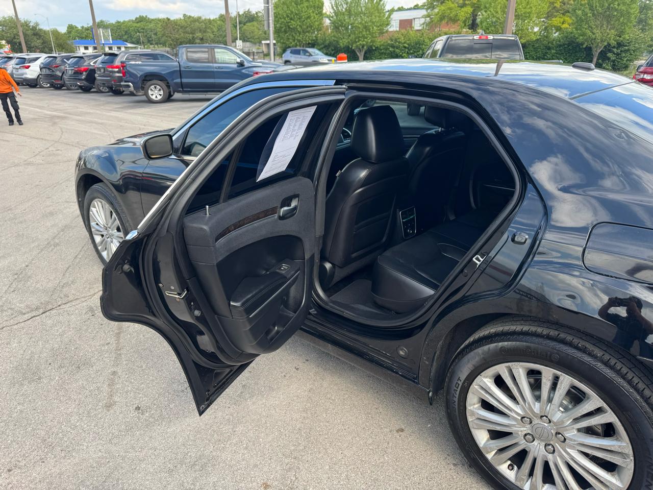 Chrysler 300 4dr Sdn 300C AWD 2013