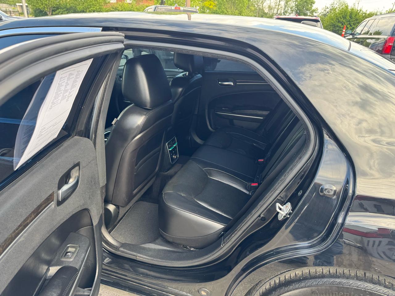 Chrysler 300 4dr Sdn 300C AWD 2013