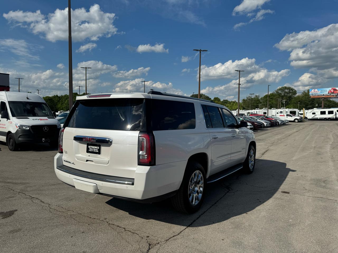 GMC Yukon XL 4WD 4dr Denali 2017
