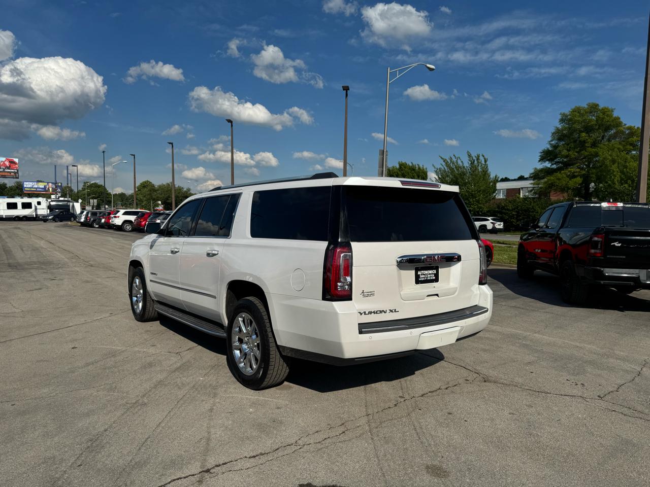 GMC Yukon XL 4WD 4dr Denali 2017