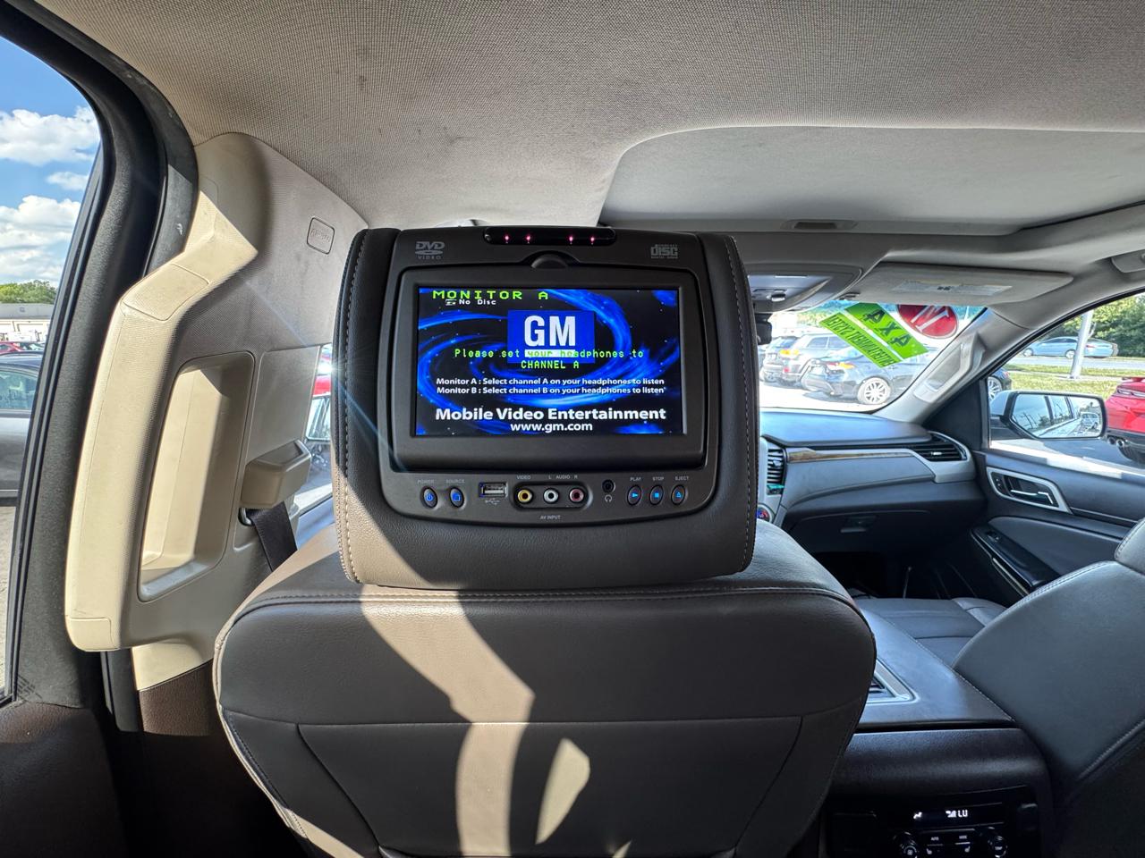 GMC Yukon XL 4WD 4dr Denali 2017