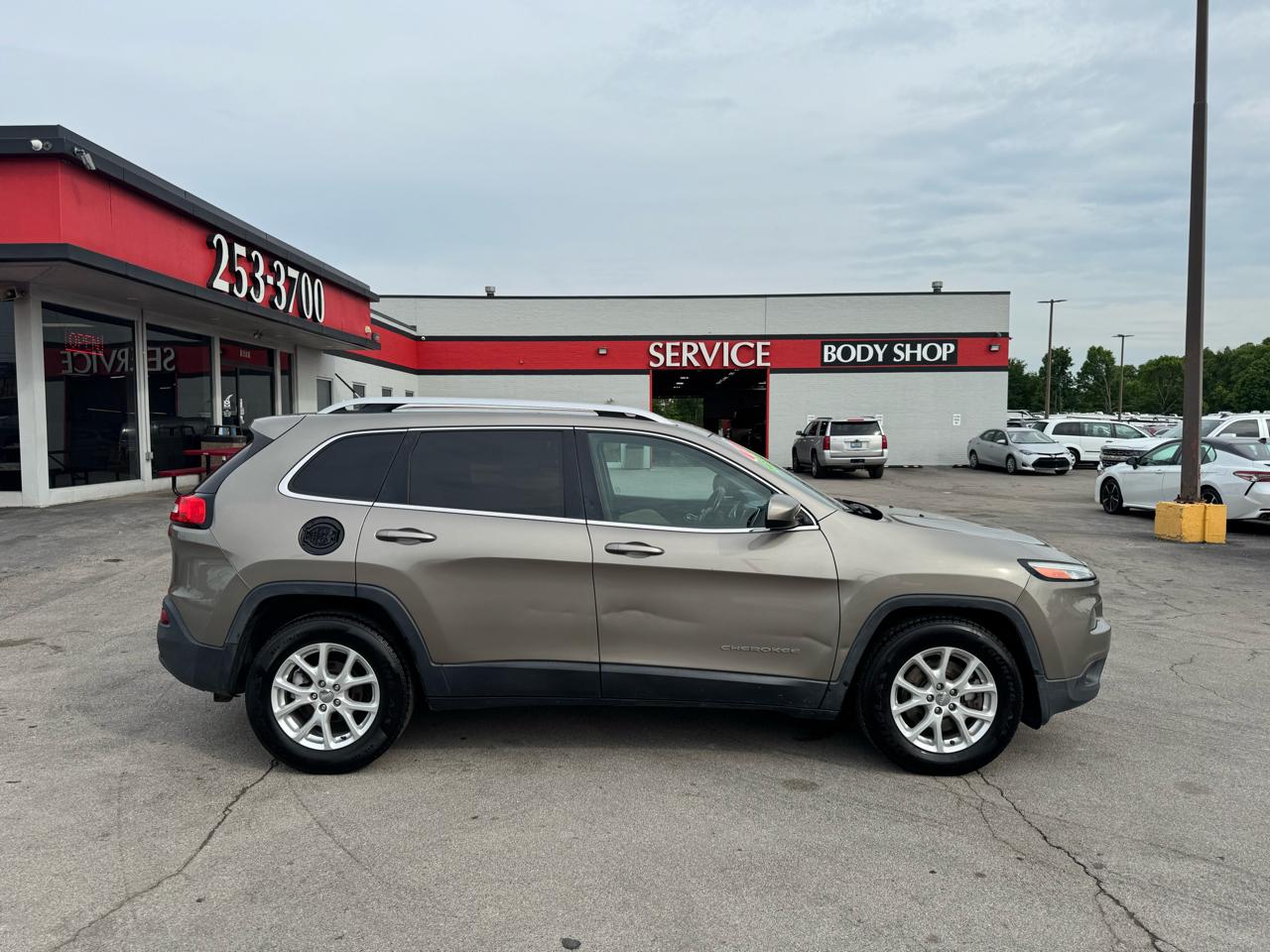 Jeep Cherokee Latitude FWD 2017