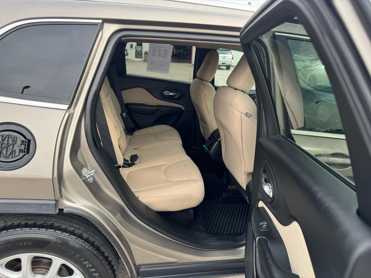 Jeep Cherokee Latitude FWD 2017
