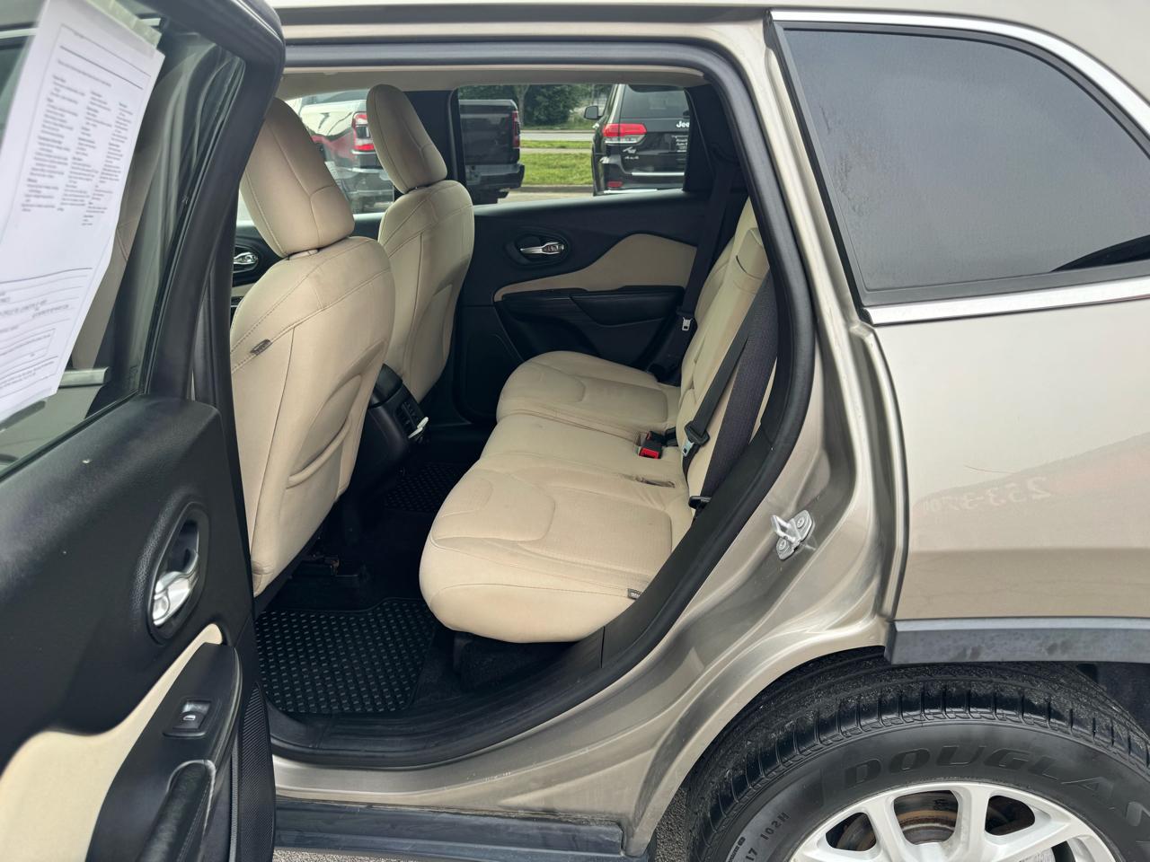 Jeep Cherokee Latitude FWD 2017