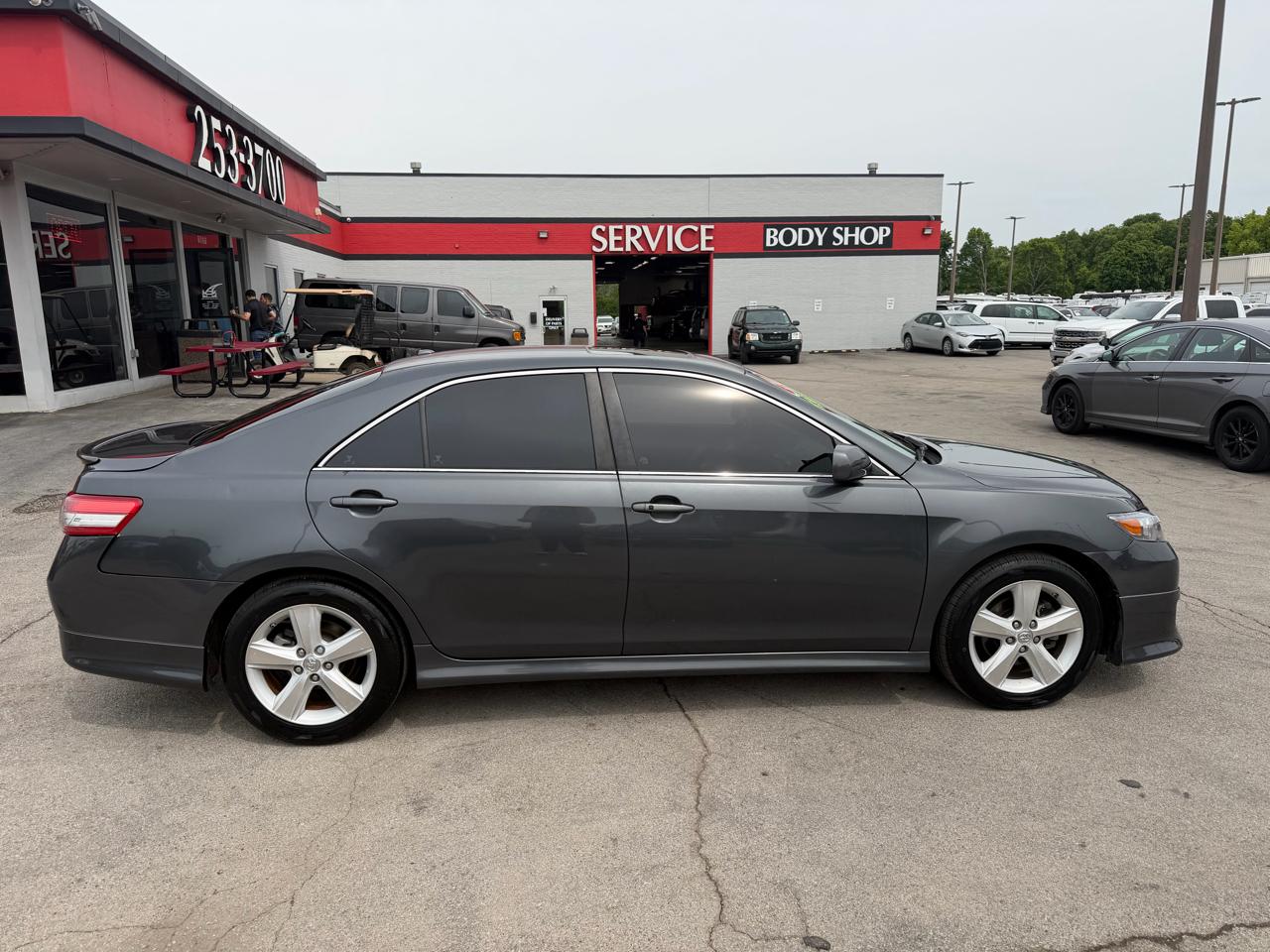 Toyota Camry 4dr Sdn I4 Auto SE (Natl) 2010