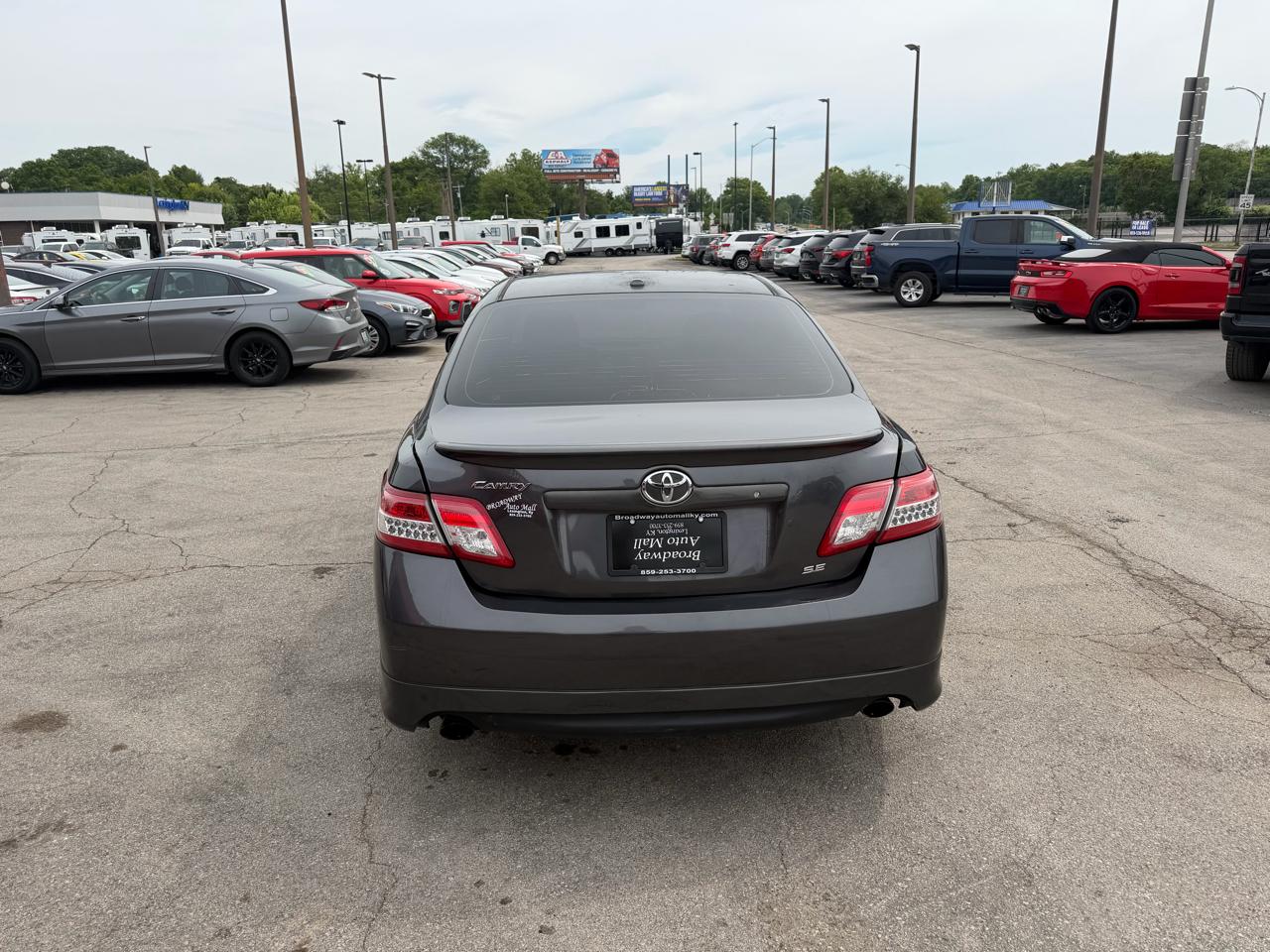 Toyota Camry 4dr Sdn I4 Auto SE (Natl) 2010
