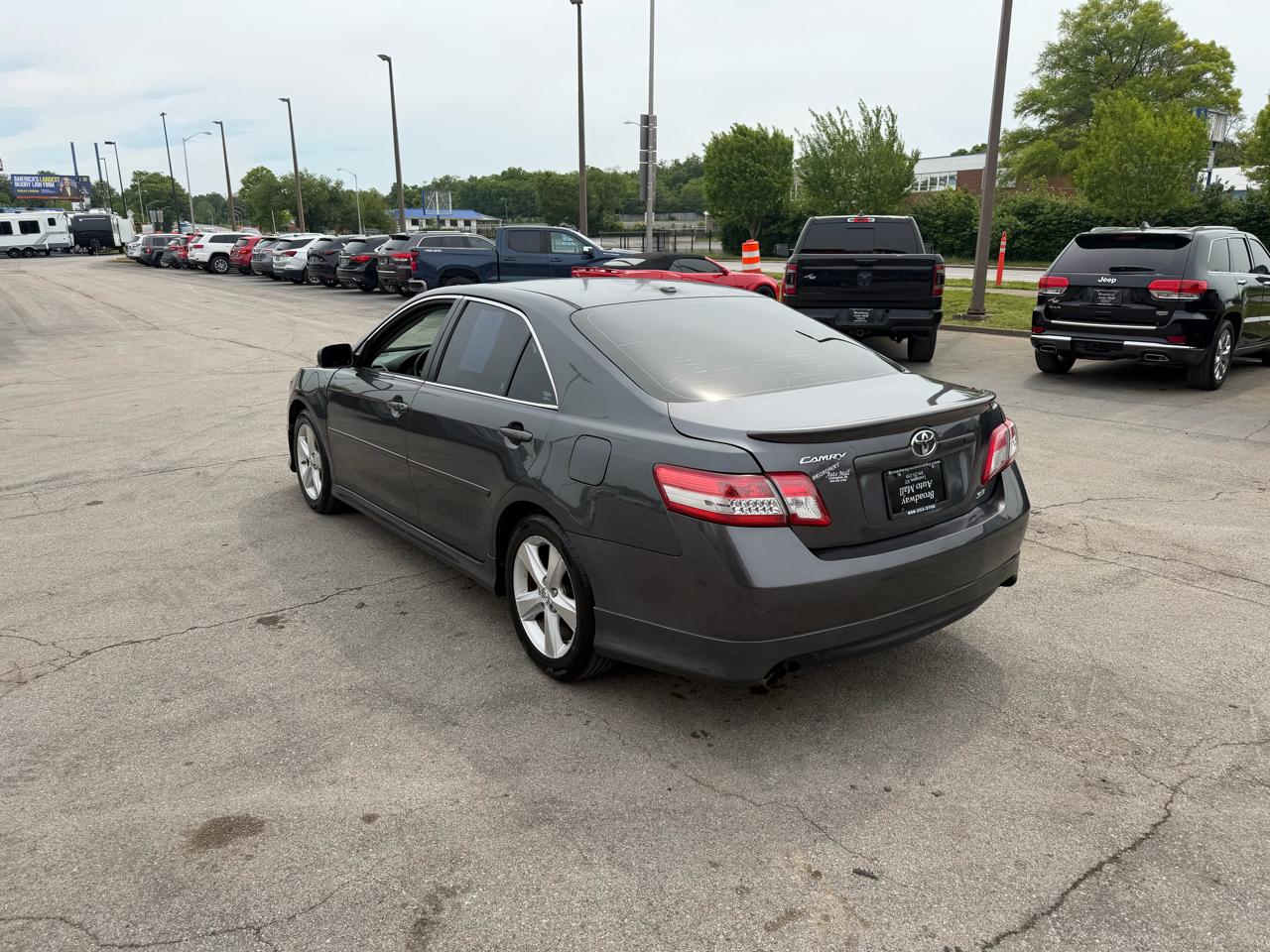 Toyota Camry 4dr Sdn I4 Auto SE (Natl) 2010