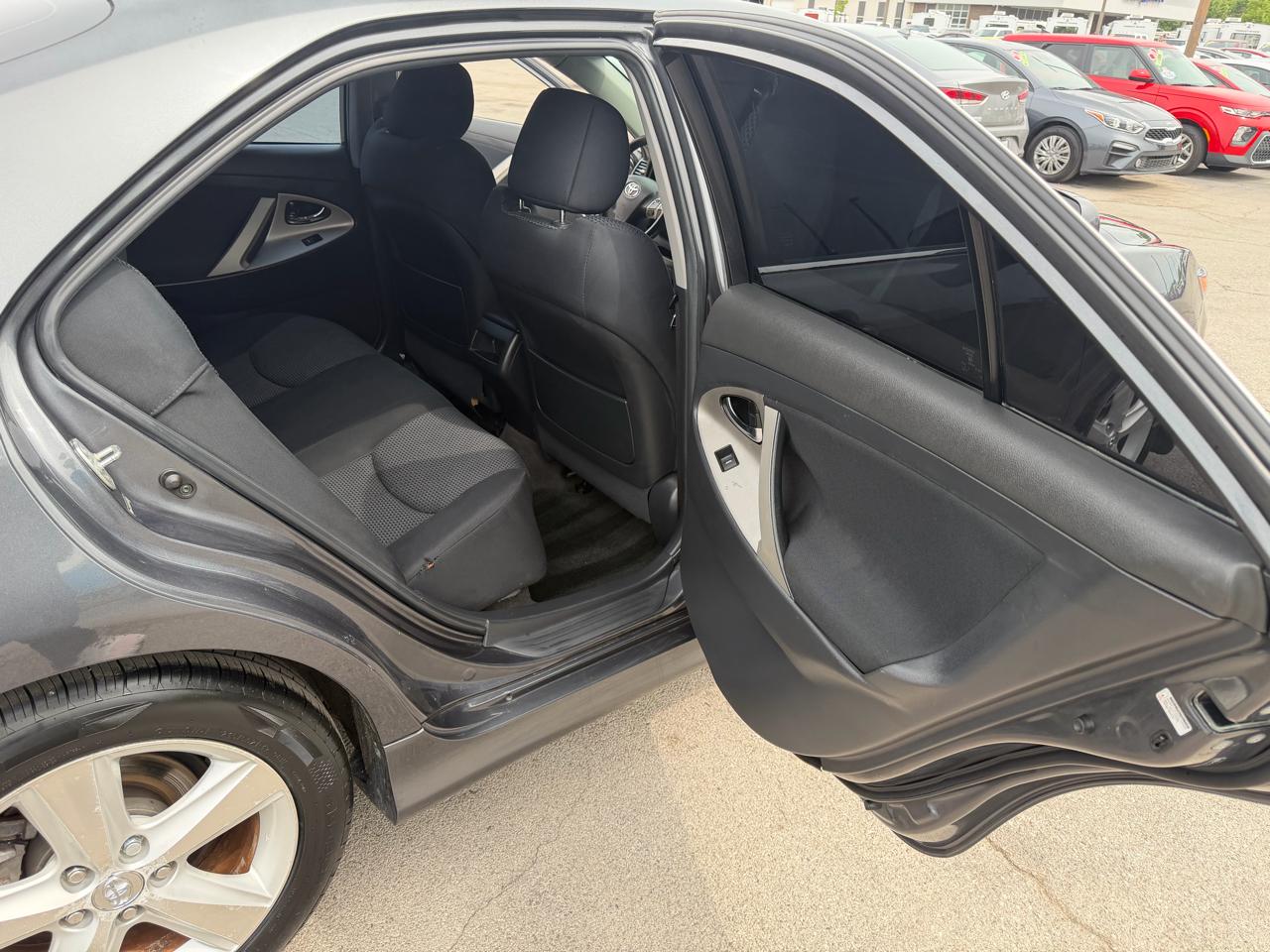 Toyota Camry 4dr Sdn I4 Auto SE (Natl) 2010