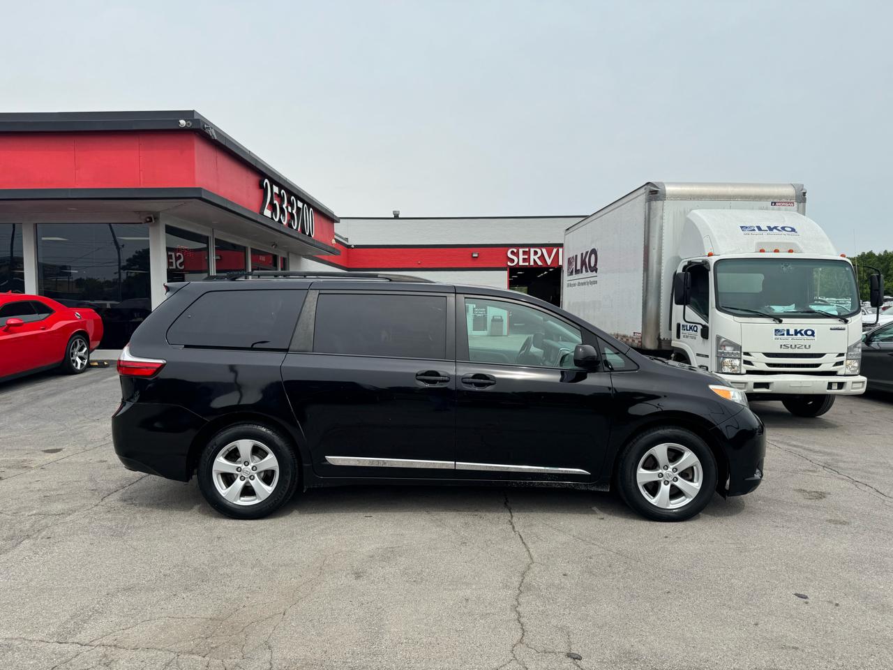 Toyota Sienna 5dr 7-Passenger Van LE FWD (Natl) 2016