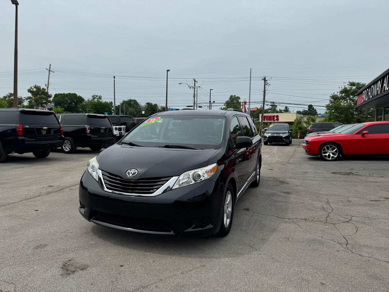Toyota Sienna 5dr 7-Passenger Van LE FWD (Natl) 2016