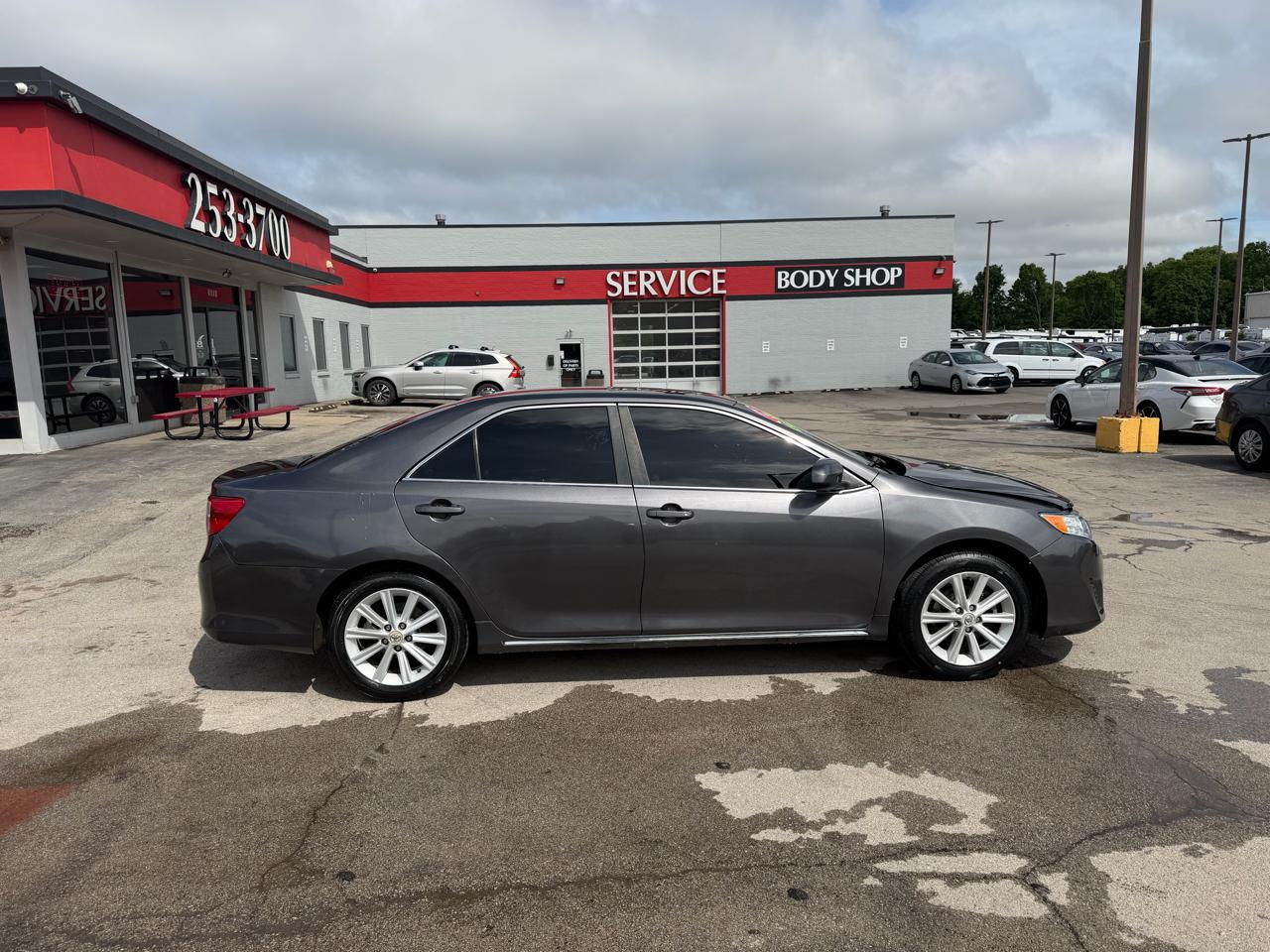 Toyota Camry 4dr Sdn I4 Auto XLE (Natl) 2012
