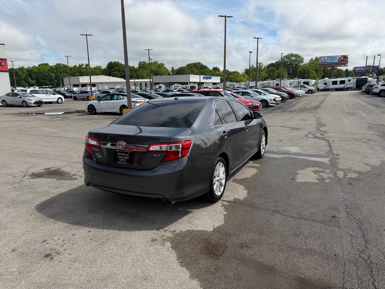 Toyota Camry 4dr Sdn I4 Auto XLE (Natl) 2012