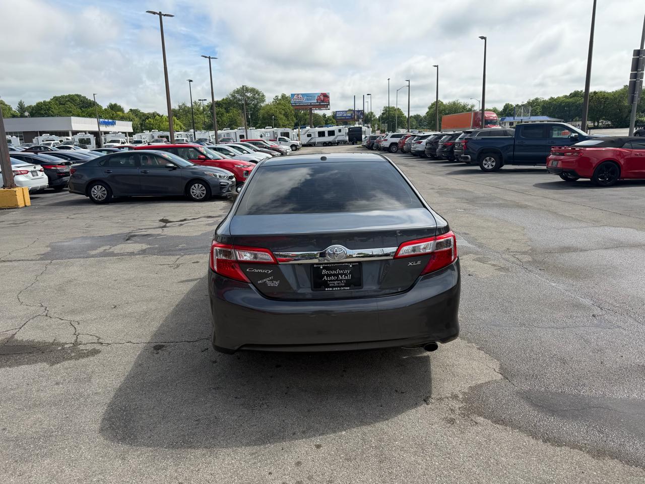 Toyota Camry 4dr Sdn I4 Auto XLE (Natl) 2012