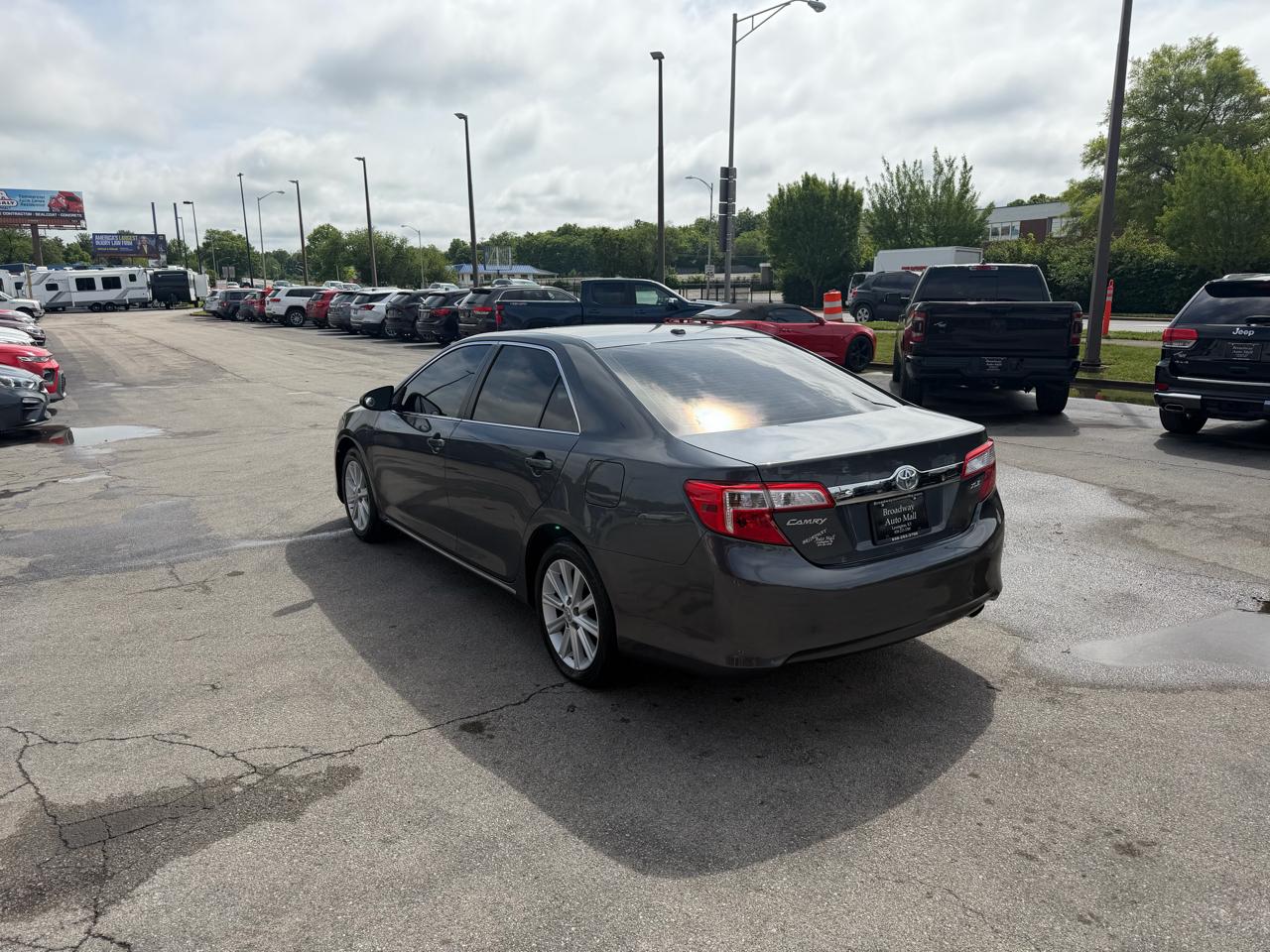 Toyota Camry 4dr Sdn I4 Auto XLE (Natl) 2012