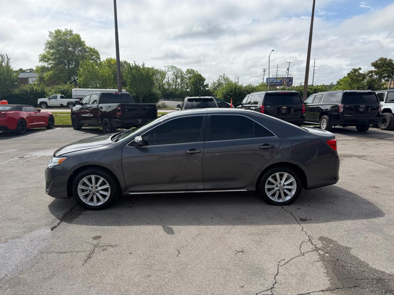 Toyota Camry 4dr Sdn I4 Auto XLE (Natl) 2012