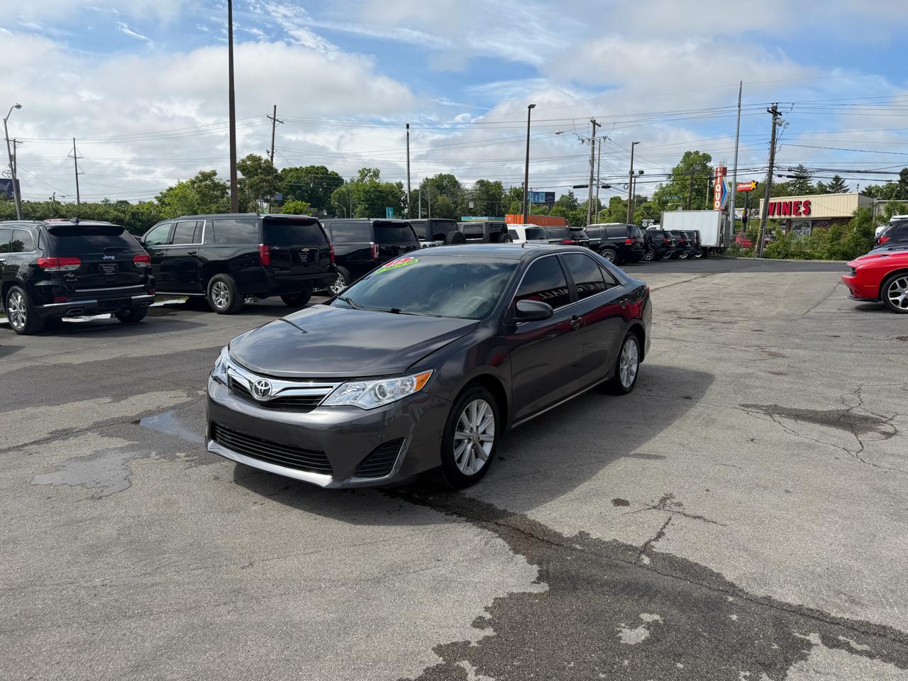 Toyota Camry 4dr Sdn I4 Auto XLE (Natl) 2012