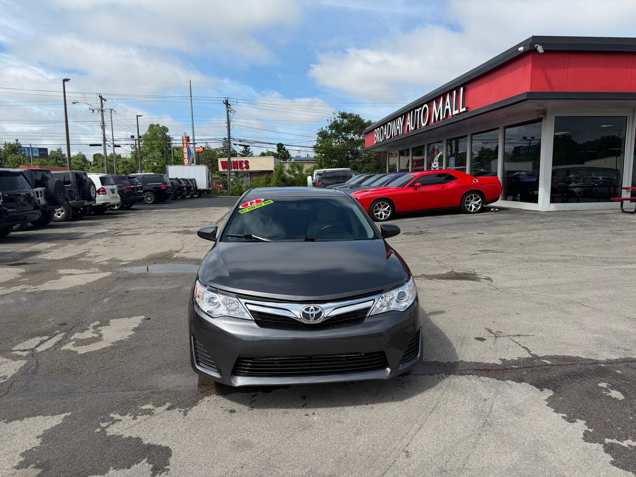 Toyota Camry 4dr Sdn I4 Auto XLE (Natl) 2012