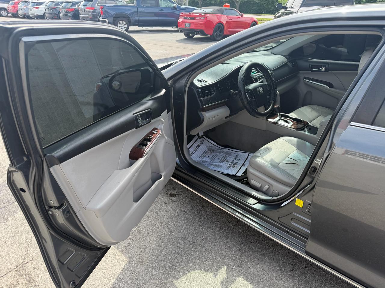 Toyota Camry 4dr Sdn I4 Auto XLE (Natl) 2012