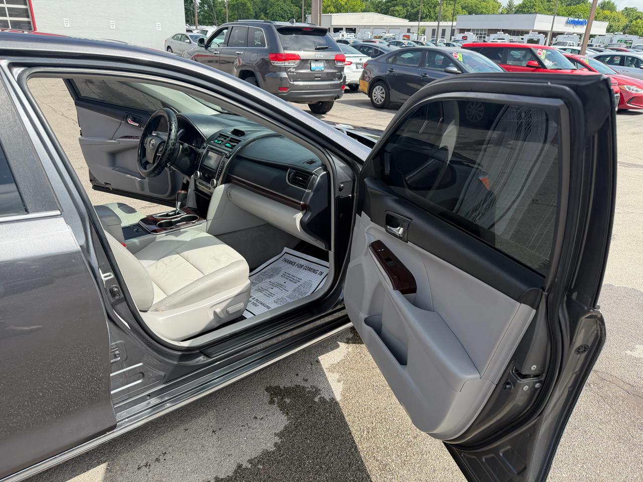 Toyota Camry 4dr Sdn I4 Auto XLE (Natl) 2012