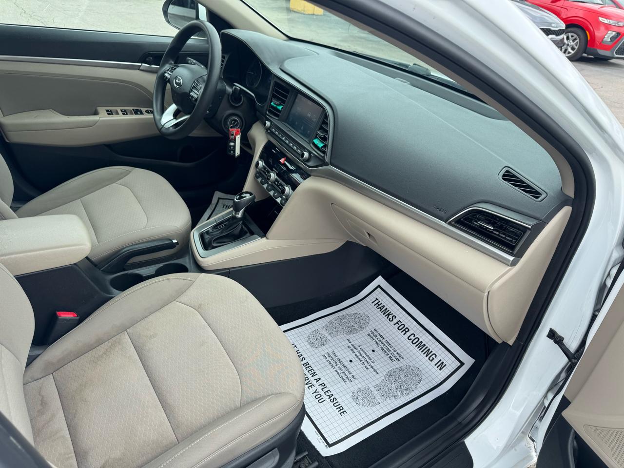Hyundai Elantra SEL IVT 2020