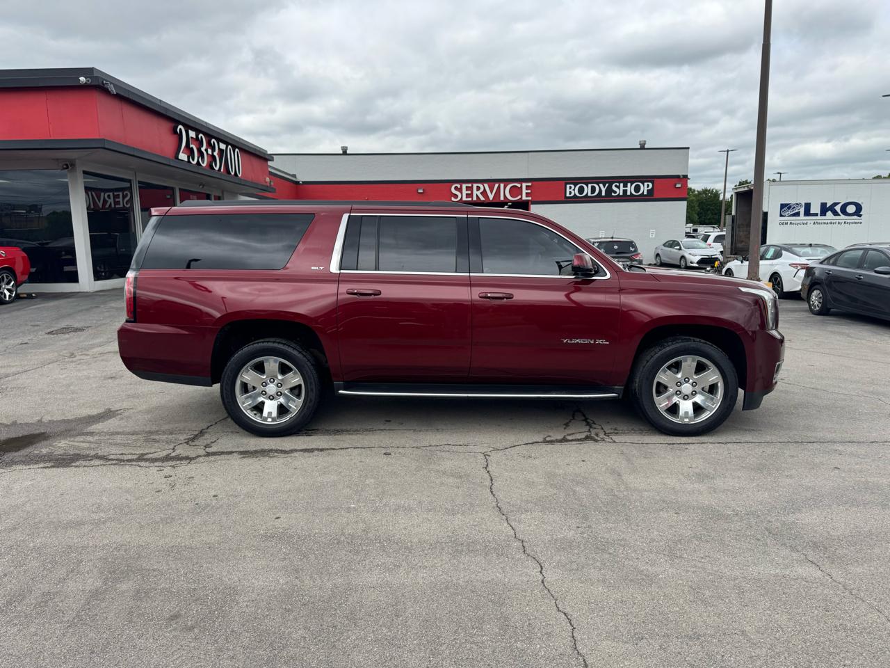 GMC Yukon XL 4WD 4dr SLT 2019