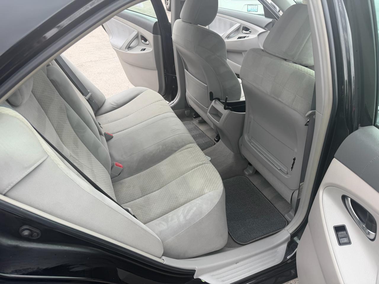 Toyota Camry 2014.5 4dr Sdn I4 Auto LE (Natl) 2009