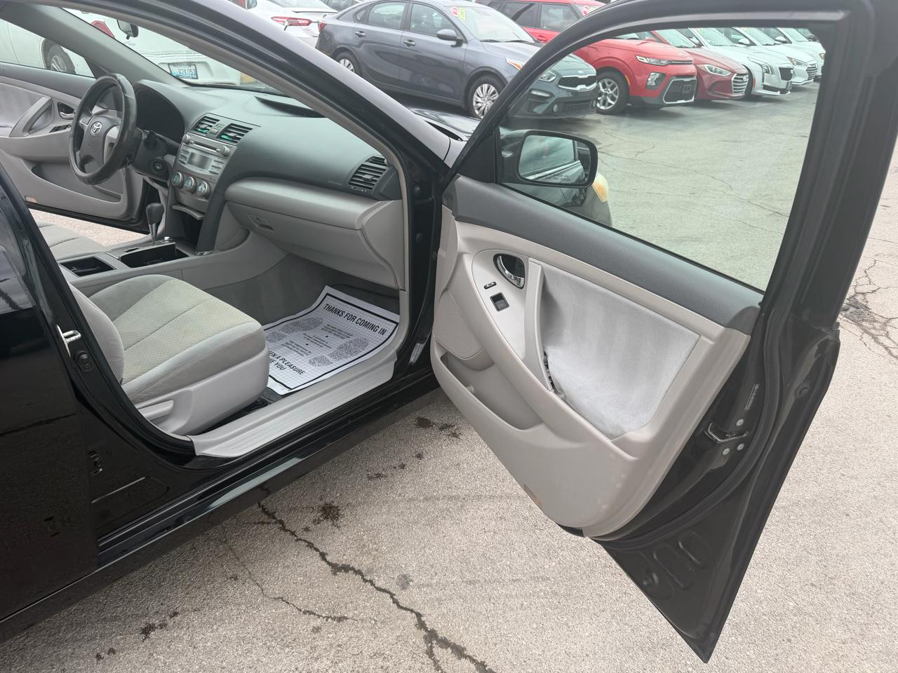Toyota Camry 2014.5 4dr Sdn I4 Auto LE (Natl) 2009