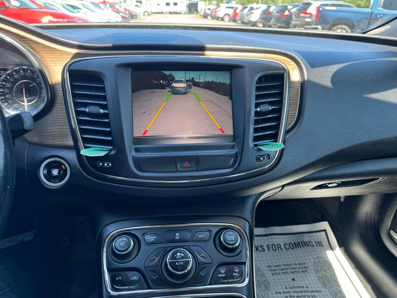 Chrysler 200 4dr Sdn C FWD 2015