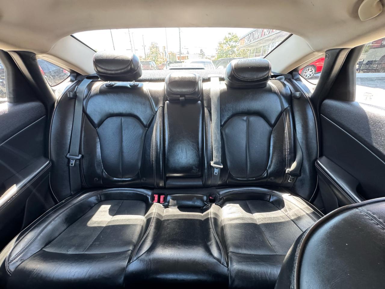 Chrysler 200 4dr Sdn C FWD 2015