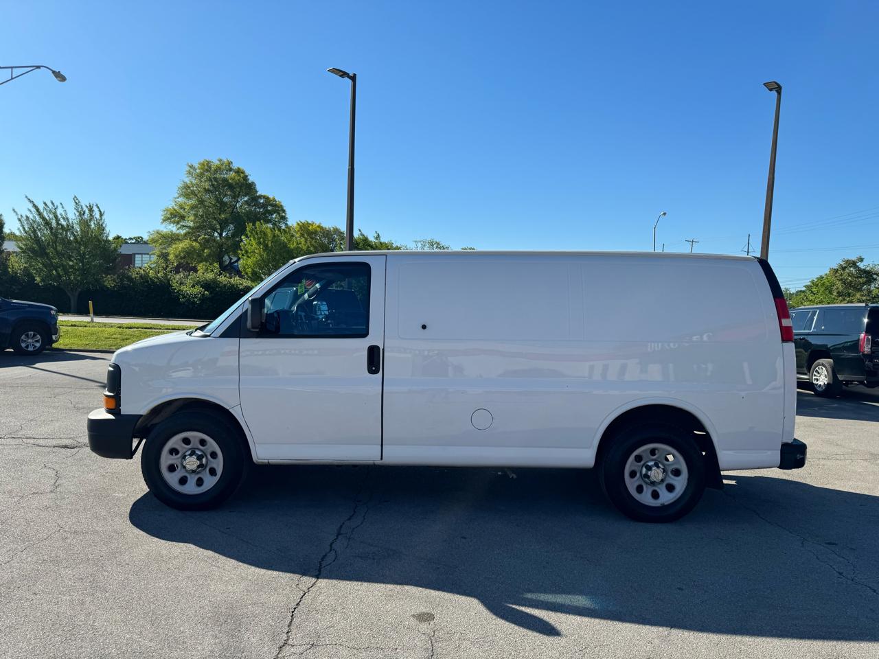 Chevrolet Express Cargo Van AWD 1500 135" 2011