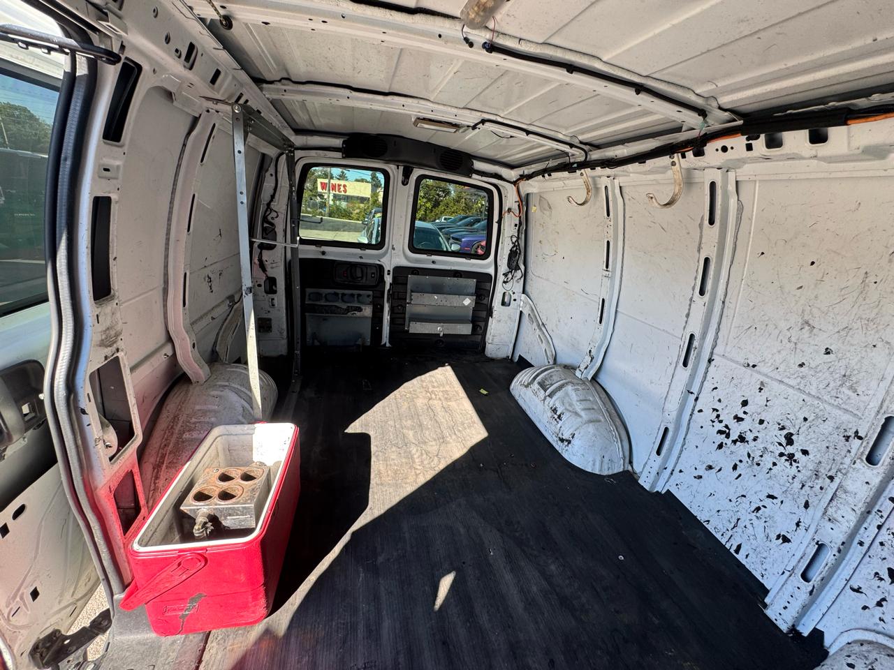 Chevrolet Express Cargo Van AWD 1500 135" 2011