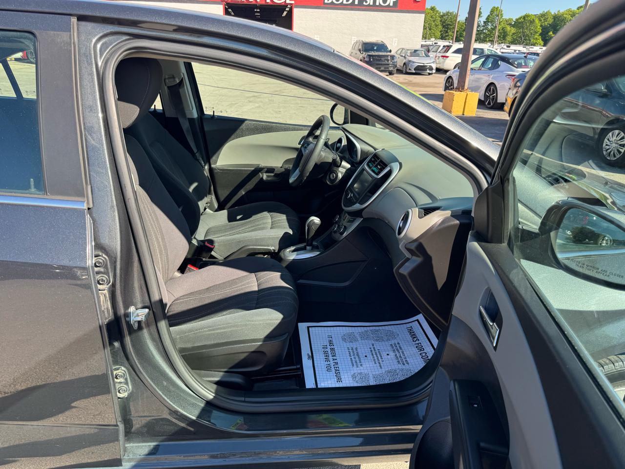 Chevrolet Sonic 4dr Sdn Auto LT 2017
