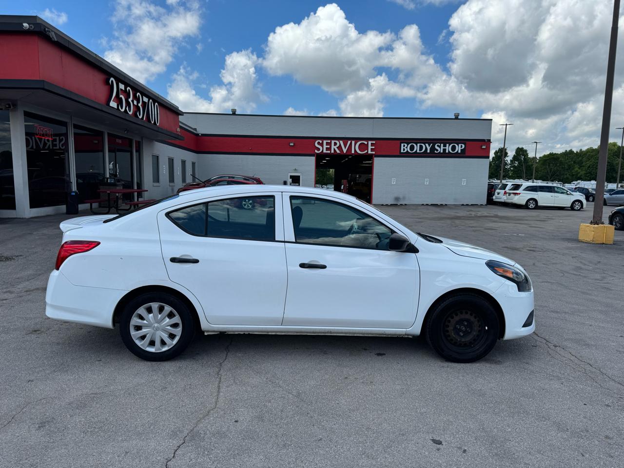 Nissan Versa 4dr Sdn CVT 1.6 S Plus 2015