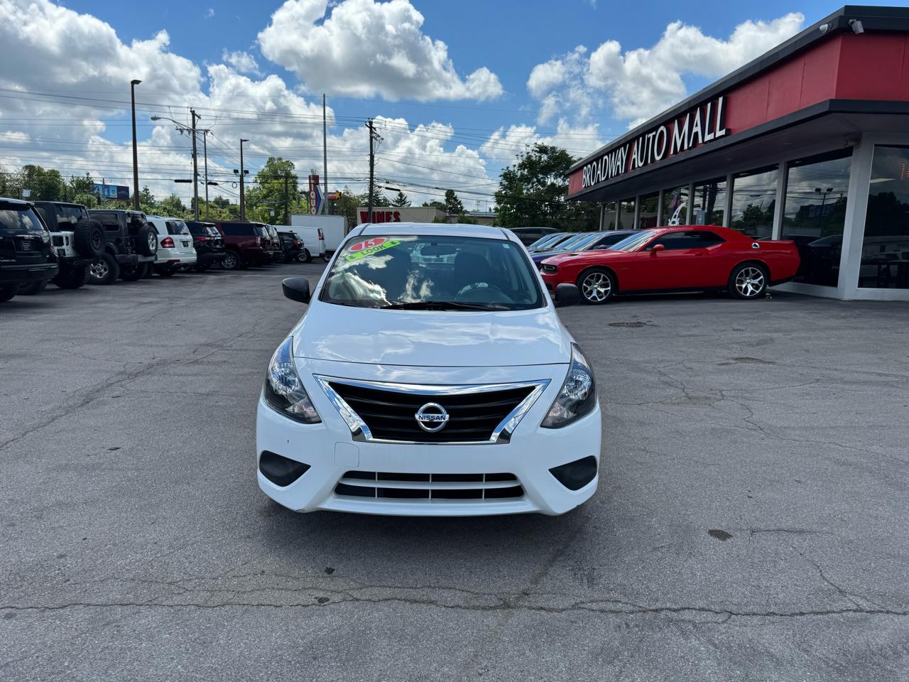 Nissan Versa 4dr Sdn CVT 1.6 S Plus 2015