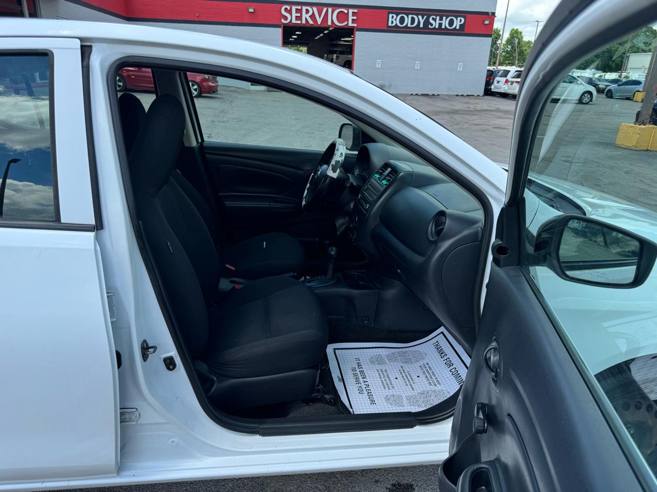 Nissan Versa 4dr Sdn CVT 1.6 S Plus 2015