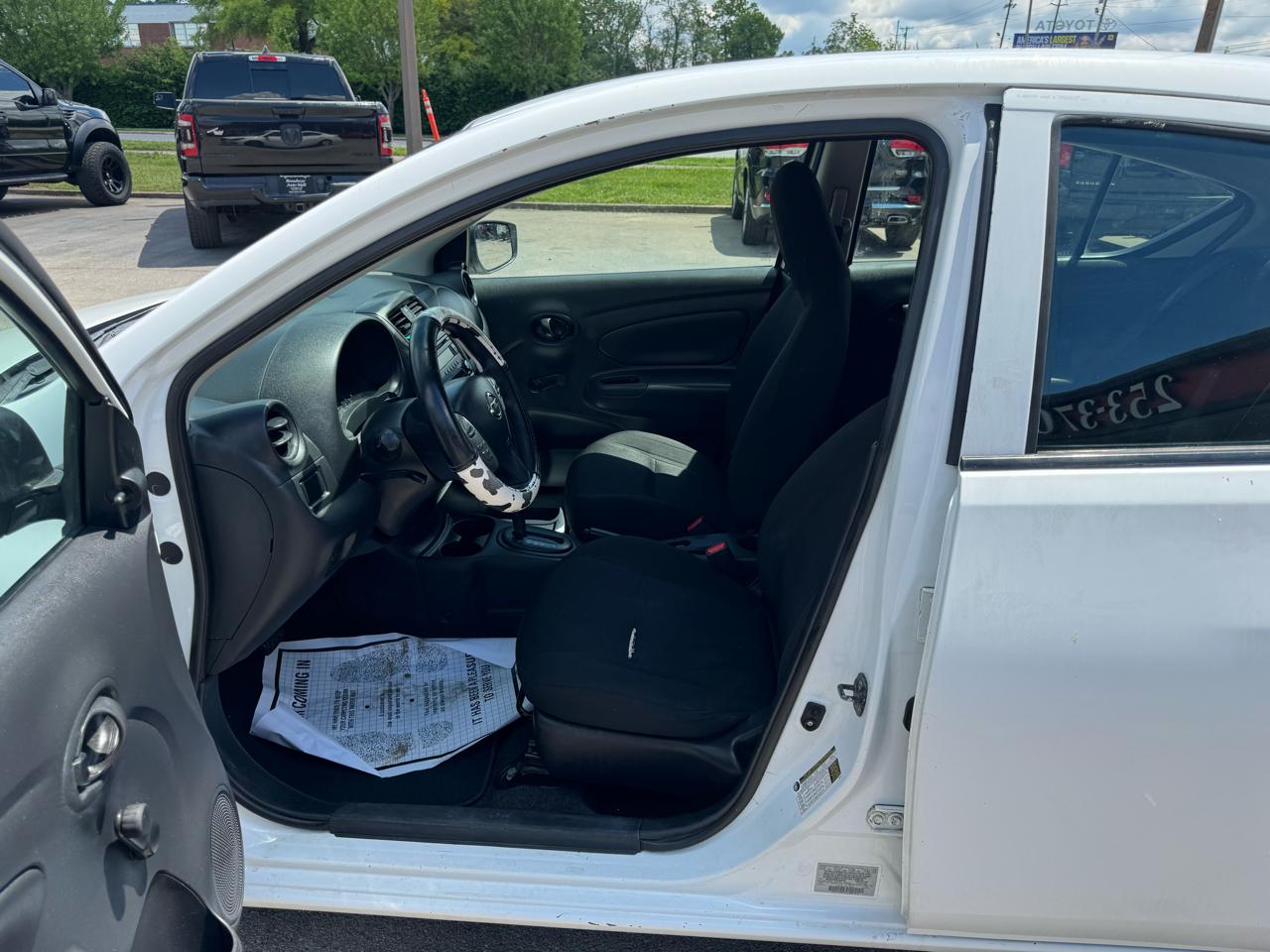 Nissan Versa 4dr Sdn CVT 1.6 S Plus 2015