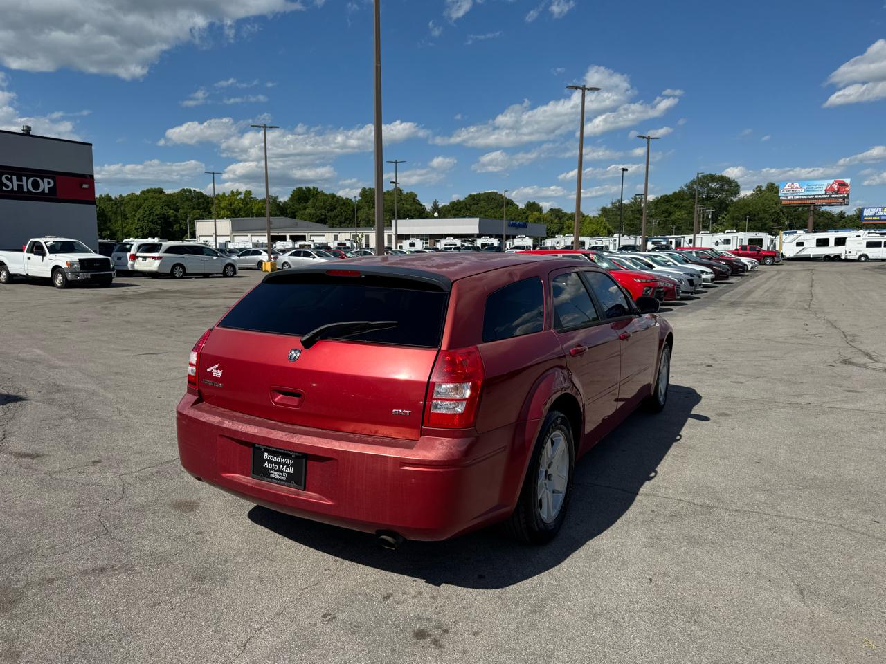 Dodge Magnum 4dr Wgn SE RWD 2005
