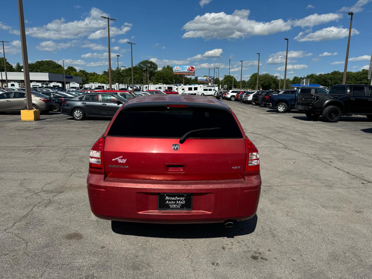 Dodge Magnum 4dr Wgn SE RWD 2005