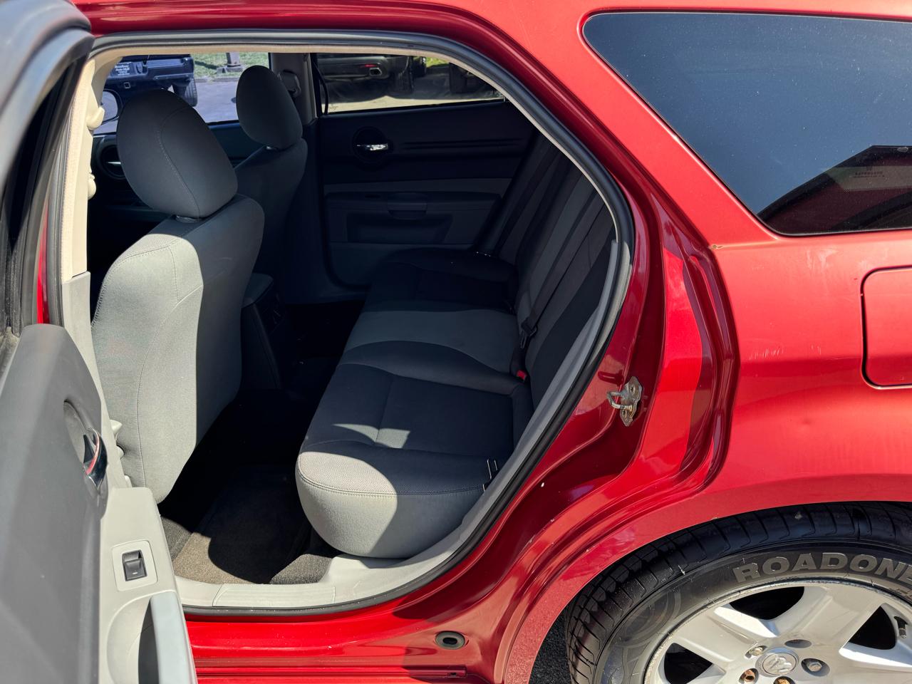Dodge Magnum 4dr Wgn SE RWD 2005