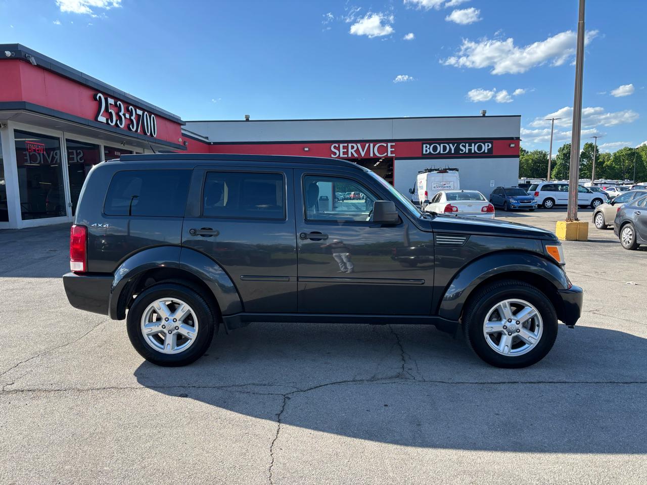 Dodge Nitro 4WD 4dr SXT 2011