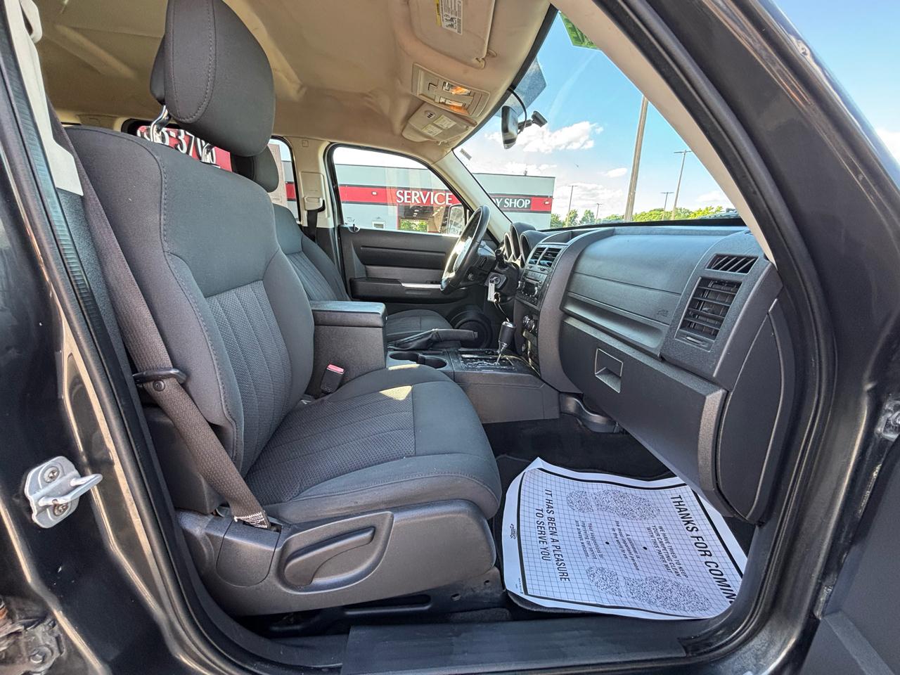 Dodge Nitro 4WD 4dr SXT 2011