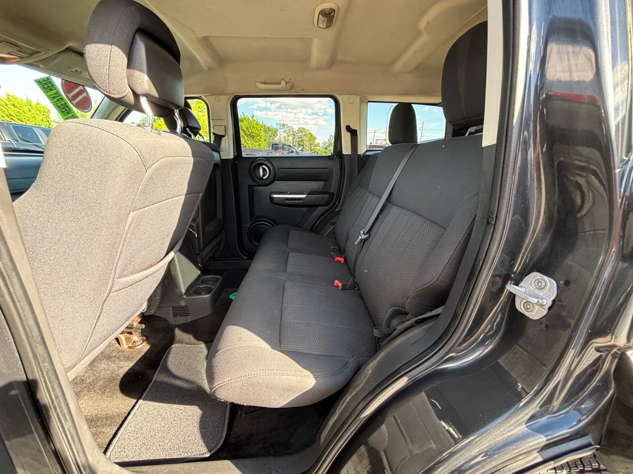 Dodge Nitro 4WD 4dr SXT 2011