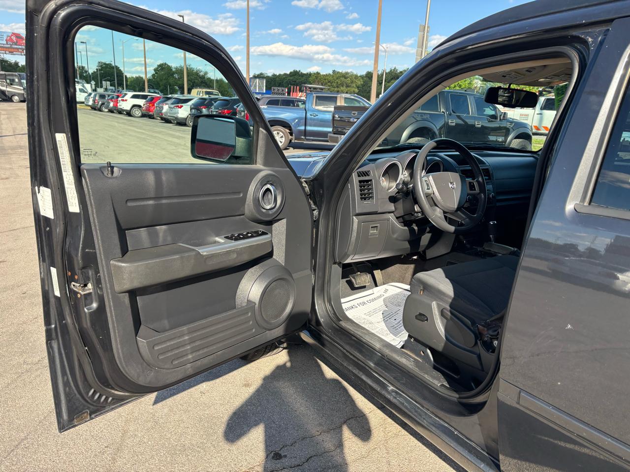 Dodge Nitro 4WD 4dr SXT 2011
